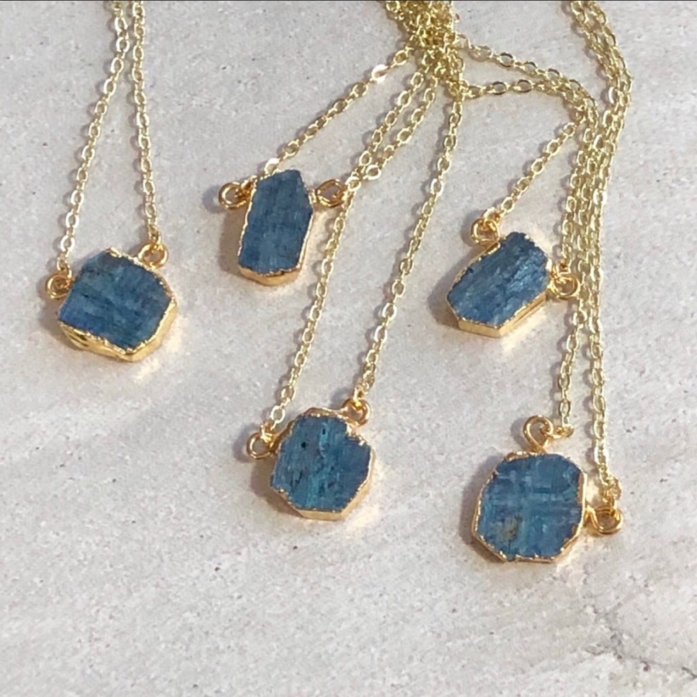 Dainty Raw Sulemani Gemstone Necklace - Picture 5 of 5